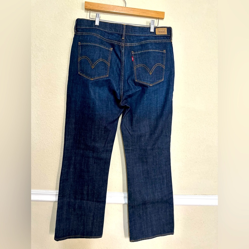 Women’s boot cut 525 Levi jeans sz 16